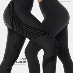 Fanka Womens Reversible Body Sculpt Leggings sz Medium Compression Workout NWOT